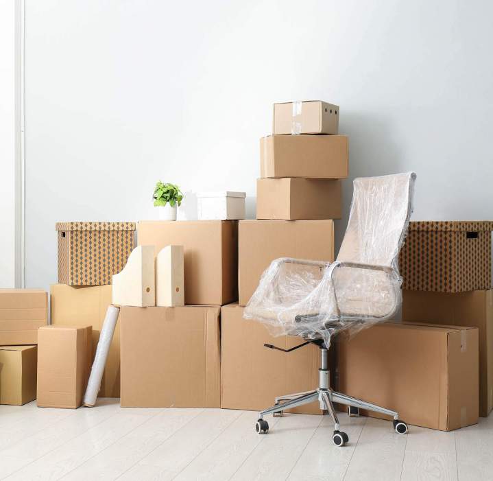 Professional packing for moving in Quebec